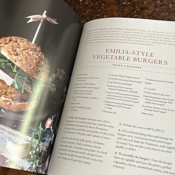 Vegetarian cookbook, hardcover - Picture 5 of 5